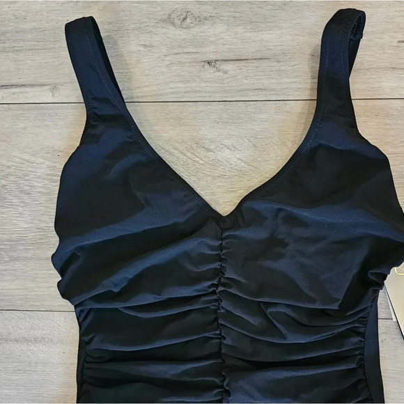 Contours Solitaire V-Neck center Rushing Underwire black One Piece Swimsui… - Picture 9 of 16